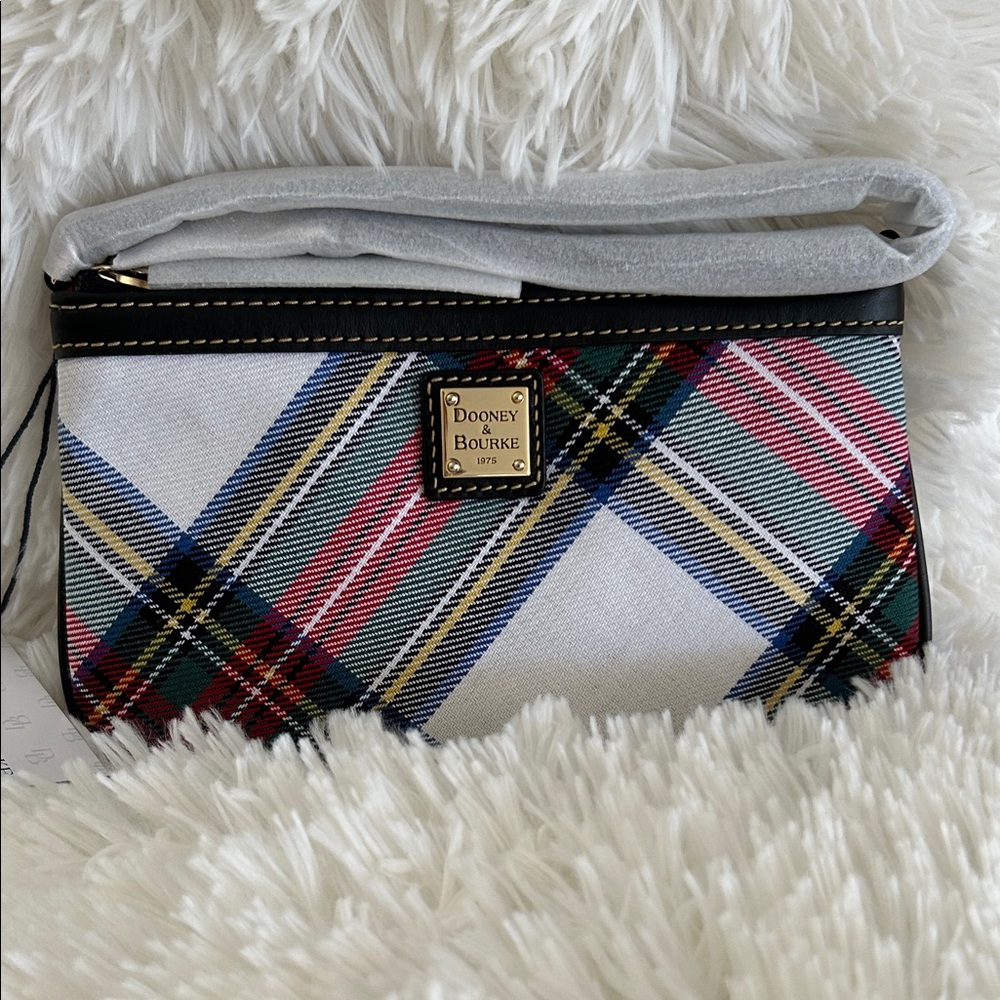 NWT Dooney & Bourke Tartan Plaid Wristlet
